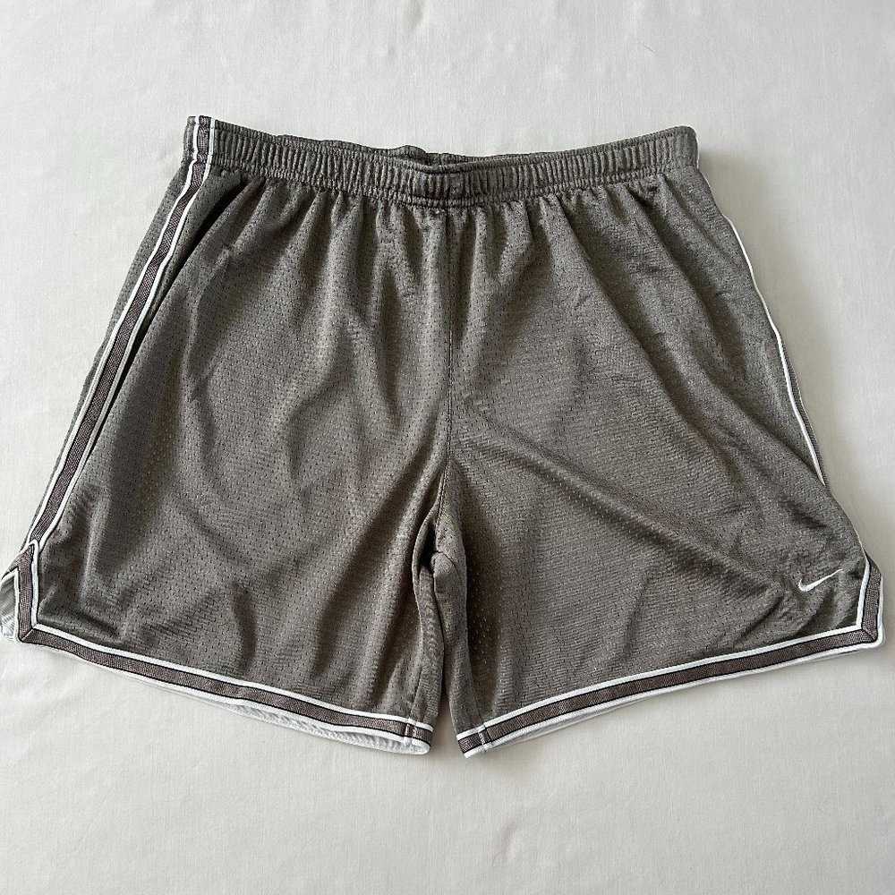 Nike Women's Shorts Taupe with White Trim Elastic Waist w/ Side Slits Large